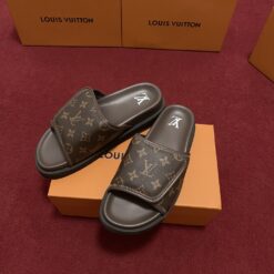 Louis Vuitton Slides - Brown / Light Taupe