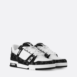 Louis Vuitton Trainer - Black / White